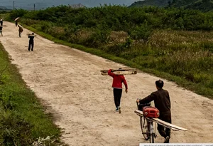 Rare Glimpses of Daily Life in North Korea: A Visual Journey Through Pyongyang - image 7