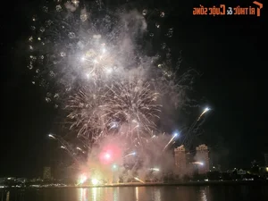 Spectacular Displays at Da Nang International Fireworks Festival 2024: Vietnam Home Team Shines with Improved Artistry and Performance - image 3