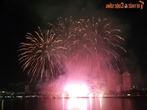 Spectacular Displays at Da Nang International Fireworks Festival 2024: Vietnam Home Team Shines with Improved Artistry and Performance - image 13