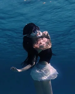 Stunning Underwater Photography: Saigon Socialite Captures Breathtaking Mermaid-Inspired Diving Photos - image 3