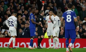 Reliving the 10 Most Shocking and Unbelievable Matches in Premier League History - image 4