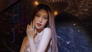Top 10 Vietnamese Style Icons of 2024: A Deep Dive into Impressive Celebrity Fashion Trends - image 3