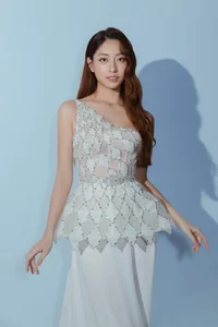 Top 10 Vietnamese Style Icons of 2024: A Deep Dive into Impressive Celebrity Fashion Trends - image 4