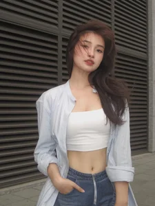 Gen Z Vintage Fashion Inspiration and Retro Aesthetic Style - image 1