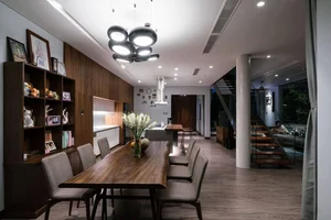 VIBA House: A Stunning Mountainside Retreat Overlooking the Sea in Vung Tau - image 11