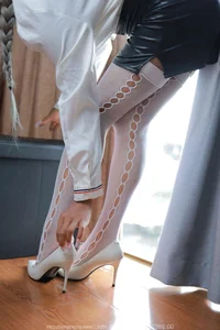 Jiao Jiao Highlights High-End Fashion in the SXJ No.1791 Collection - image 27