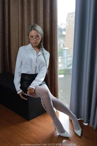 Jiao Jiao Highlights High-End Fashion in the SXJ No.1791 Collection - image 11