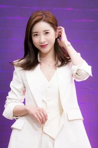 Liu Yifei Stuns in Candid Photos: The Truth Behind the Viral Images and Her Natural Beauty - image 8