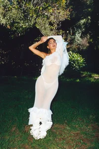 Kylie Jenner Flaunts Her Iconic Curves in a Bold and Stylish Fashion Statement - image 4