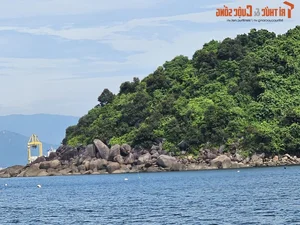 Discover Golden Sand Beach: A Pristine Paradise Under Monkey Mountain - image 5