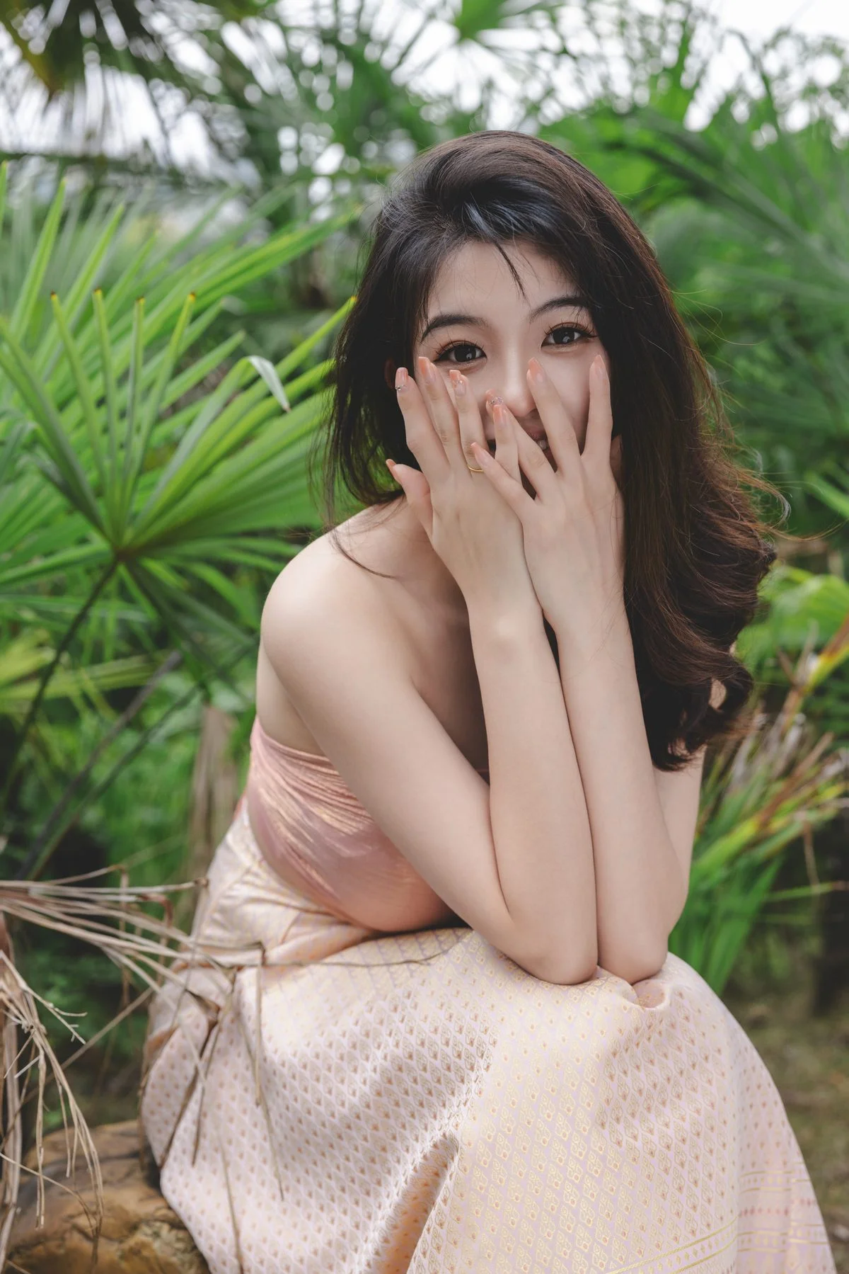 Elegant Visuals in YiTuYu Art Language Vol.4742 Starring Aka Ki Qing Ko