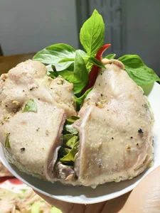Delicious Weekend Recipe: Steamed Stuffed Crunchy Pork with Aromatic Herbs for the Perfect Family Meal - image 0