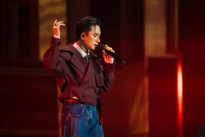 A Decade of Music: Phan Mạnh Quỳnh and Mỹ Tâm Deliver Iconic Performance at Anniversary Live Concert - image 6