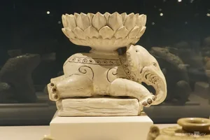 Exploring Ancient History: Exhibition of 500 Rare Artifacts in Hai Phong - image 7