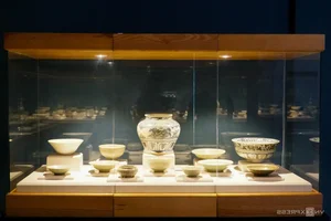 Exploring Ancient History: Exhibition of 500 Rare Artifacts in Hai Phong - image 5