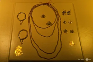Exploring Ancient History: Exhibition of 500 Rare Artifacts in Hai Phong - image 9
