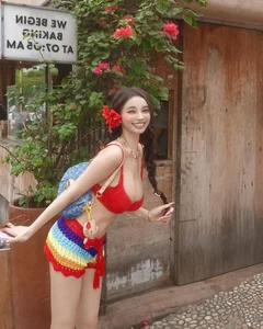 Trending Chinese Influencer Captivates Fans with Stunning Contrast of Youthful Charm - image 11