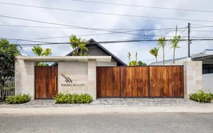 The Art of Privacy: The Story Behind the 10,000 Hand-Cut Stone Water Wall - image 8