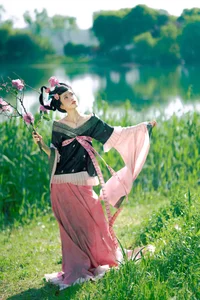 YiTuYu Art Language Vol.10223: Featuring the Artistic Elegance of Tao Chi in a Stunning 13-Piece Photography Collection - image 4