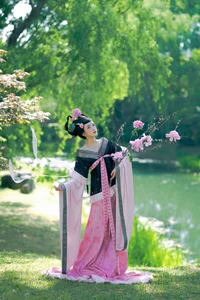 YiTuYu Art Language Vol.10223: Featuring the Artistic Elegance of Tao Chi in a Stunning 13-Piece Photography Collection - image 9