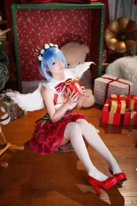 Seele Mai Mai Rem Christmas Story Cosplay Photo Gallery - image 10