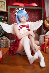 Seele Mai Mai Rem Christmas Story Cosplay Photo Gallery - image 3