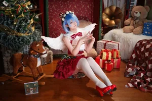 Seele Mai Mai Rem Christmas Story Cosplay Photo Gallery - image 11