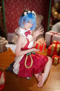 Seele Mai Mai Rem Christmas Story Cosplay Photo Gallery - image 6