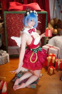 Seele Mai Mai Rem Christmas Story Cosplay Photo Gallery - image 14