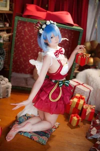 Seele Mai Mai Rem Christmas Story Cosplay Photo Gallery - image 8