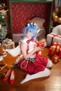 Seele Mai Mai Rem Christmas Story Cosplay Photo Gallery - image 0