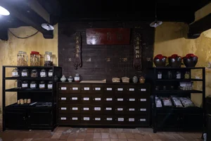 Ancient Hanoi Lifestyle Tour: Experiencing Tradition in the Heart of the Old Quarter - image 4