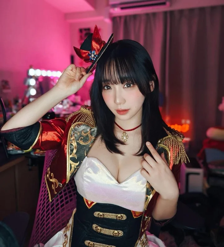 Redefining Beauty Standards: The Rise of Petite Fashion Influencers and Body Positivity in Japan
