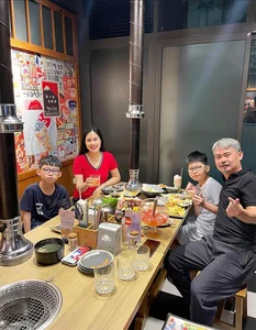Inside the Happy Marriage of 'Doc Dao' Actor Vinh Xuong - image 5