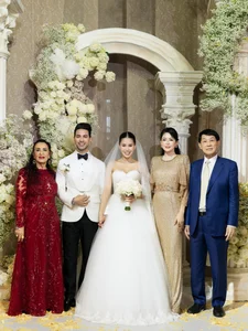 Rare Glimpse into the Life of Lê Hồng Thủy Tiên: The Elegant Wife of Billionaire Johnathan Hạnh Nguyễn - image 2