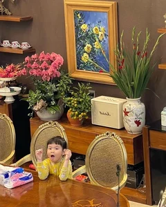 The Adorable 5-Year-Old Daughter of Quach Ngoc Ngoan and Phuong Chanel - image 2