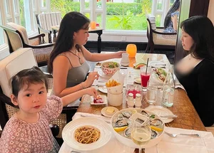 The Adorable 5-Year-Old Daughter of Quach Ngoc Ngoan and Phuong Chanel - image 1
