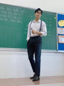 Handsome 90s-Born Teacher Wins Hearts and Goes Viral Online - image 6