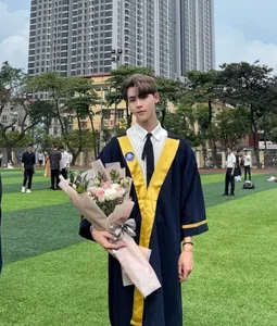 Handsome 90s-Born Teacher Wins Hearts and Goes Viral Online - image 5