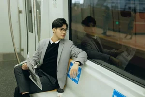 Handsome 90s-Born Teacher Wins Hearts and Goes Viral Online - image 4