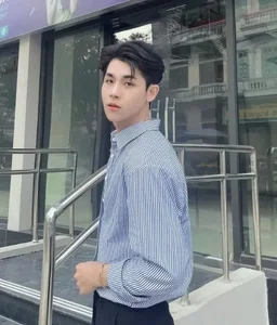 Handsome 90s-Born Teacher Wins Hearts and Goes Viral Online - image 2