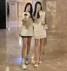 Quyen Linh's Daughter Stuns Fans with Fashion Transformation from Elegant Events to Casual Street Style - image 1