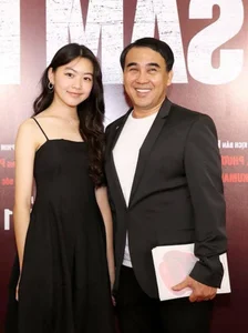 Quyen Linh's Daughter Stuns Fans with Fashion Transformation from Elegant Events to Casual Street Style - image 4