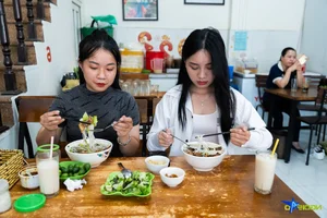 Authentic Hai Phong Spicy Fish Noodle Soup: Serving 800 Bowls Daily - image 1