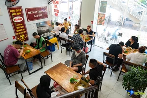 Authentic Hai Phong Spicy Fish Noodle Soup: Serving 800 Bowls Daily - image 4