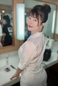 The Empowered Life of Actor Xuan Bac’s Wife: Radiating Vitality and Independence - image 4
