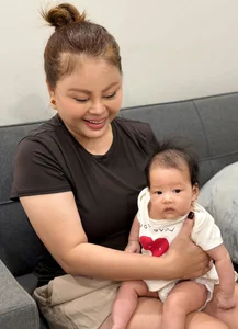 Vietnamese Showbiz Updates: Quang Le Mourns Mother, Diva Hong Nhung's Latest Appearance - image 23