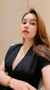 Vietnamese Showbiz Updates: Quang Le Mourns Mother, Diva Hong Nhung's Latest Appearance - image 32