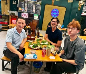 Vietnamese Showbiz Updates: Quang Le Mourns Mother, Diva Hong Nhung's Latest Appearance - image 57