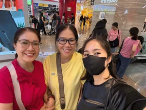 Vietnamese Showbiz Updates: Quang Le Mourns Mother, Diva Hong Nhung's Latest Appearance - image 55
